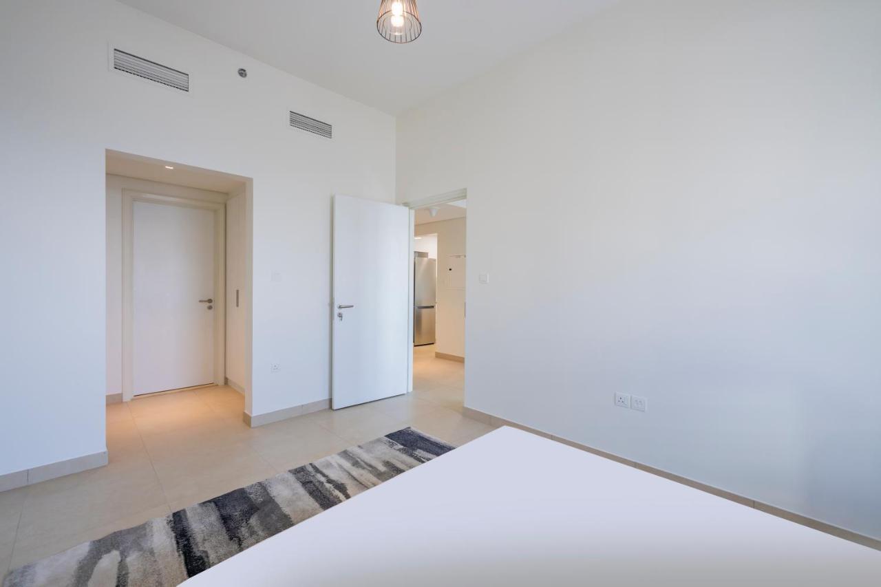 Expo Village Serviced Apartments Дубай Экстерьер фото